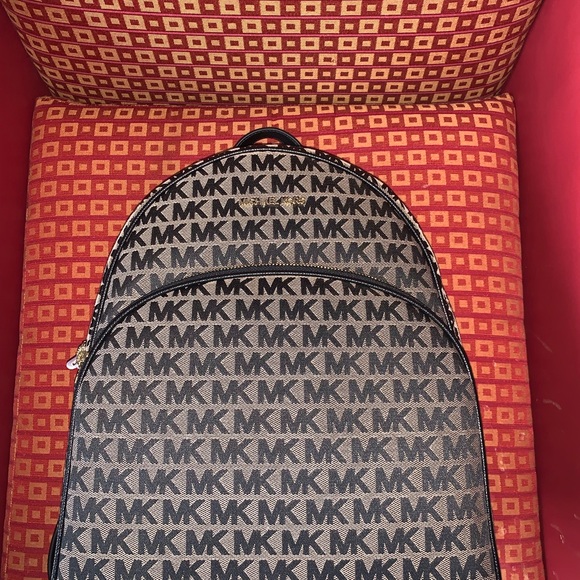 Michael kors backpack - Picture 5 of 5